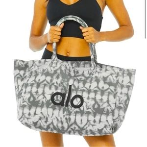 Alo Oversized Tote (BRAND NEW)